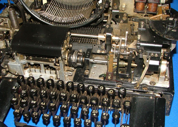 hotline_t63_03a.jpg