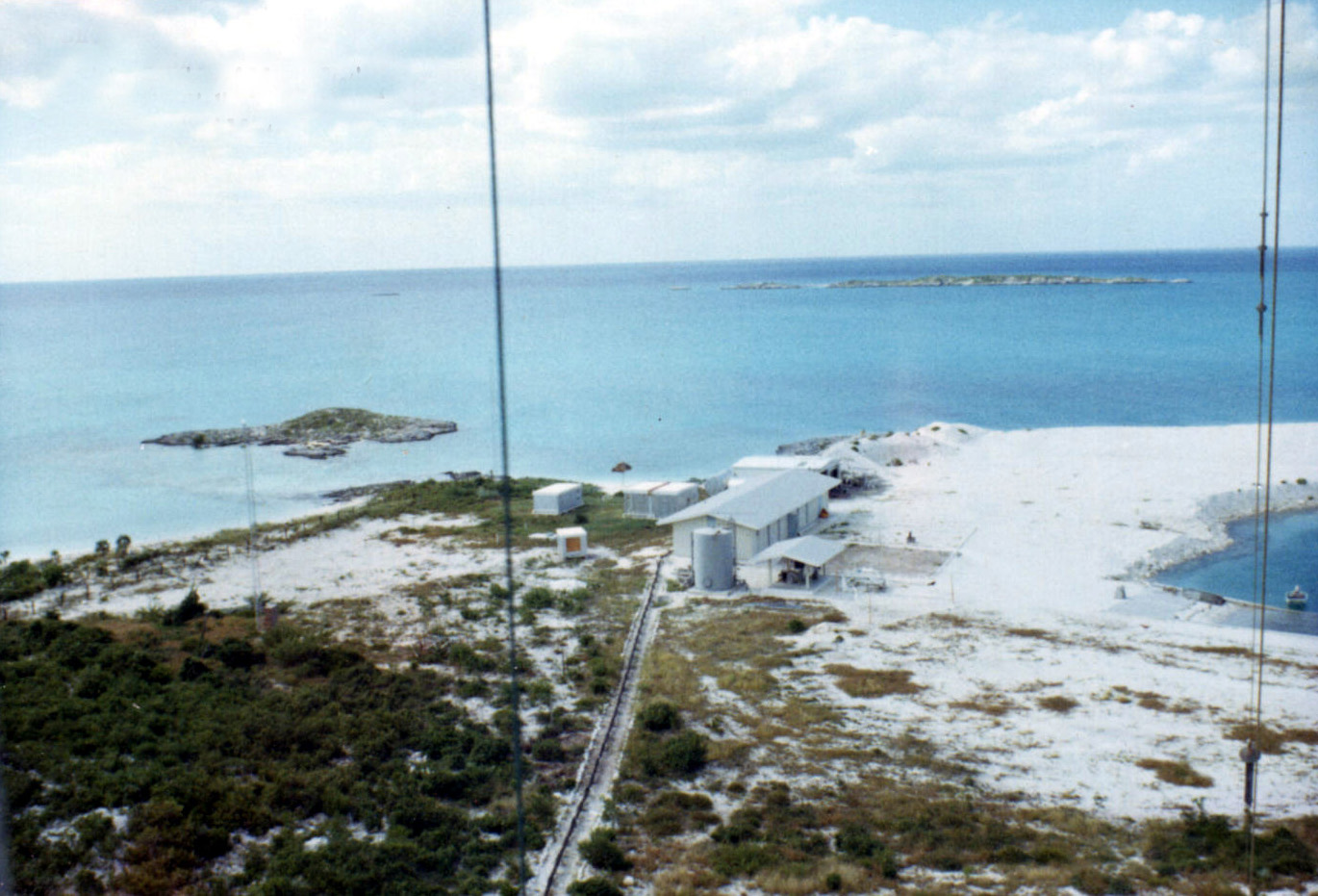 decca_bahamas_01_aerialview.jpg