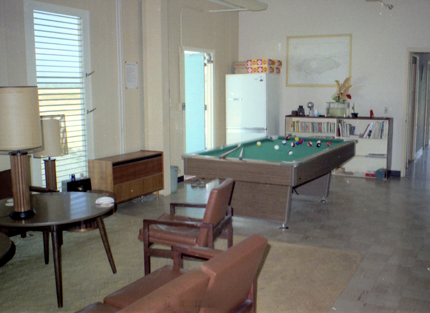 decca_bahamas_08_station_lounge.jpg