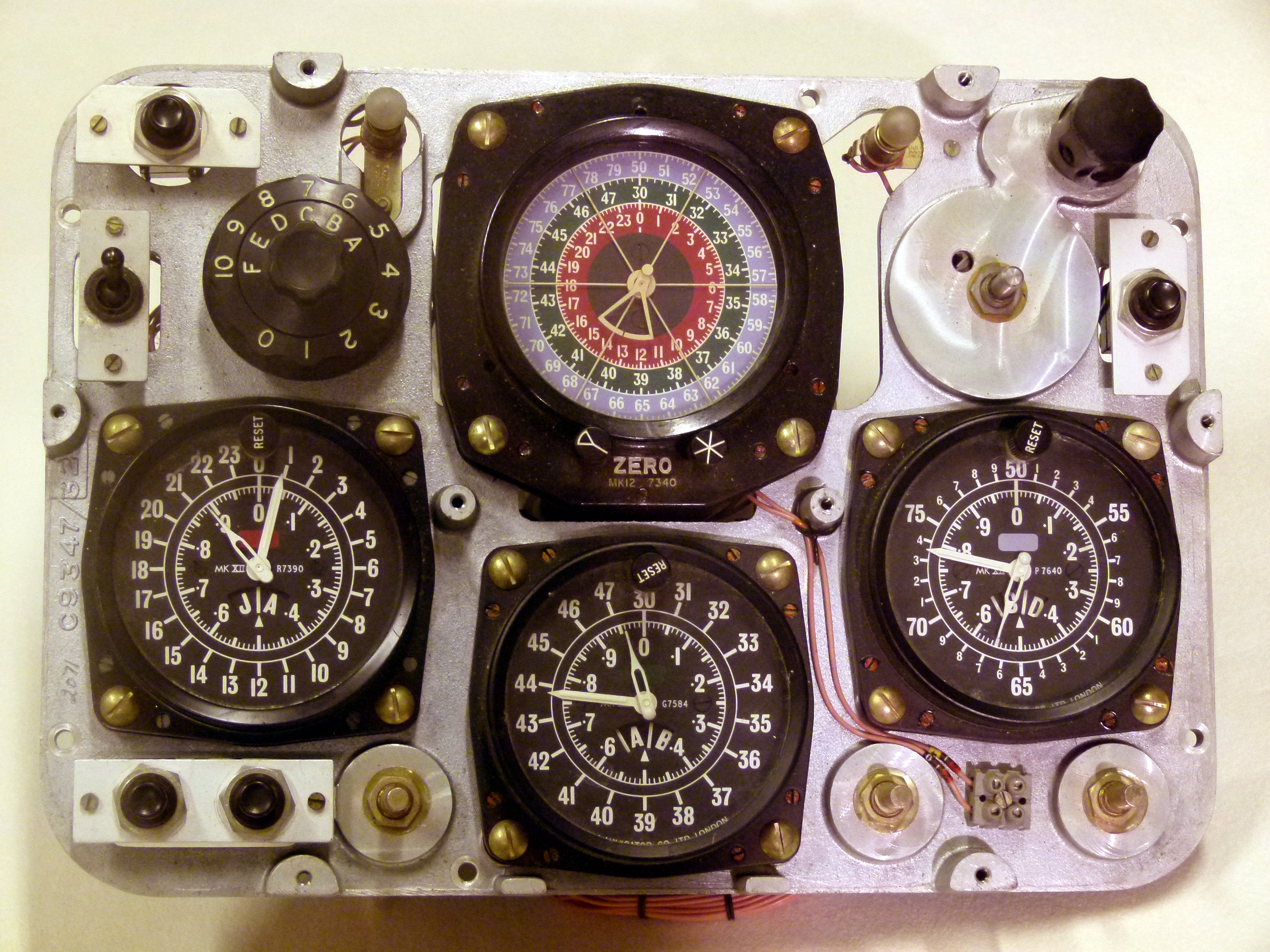 decca_mk12_decomoter_bowl_faceplate_removed.jpg