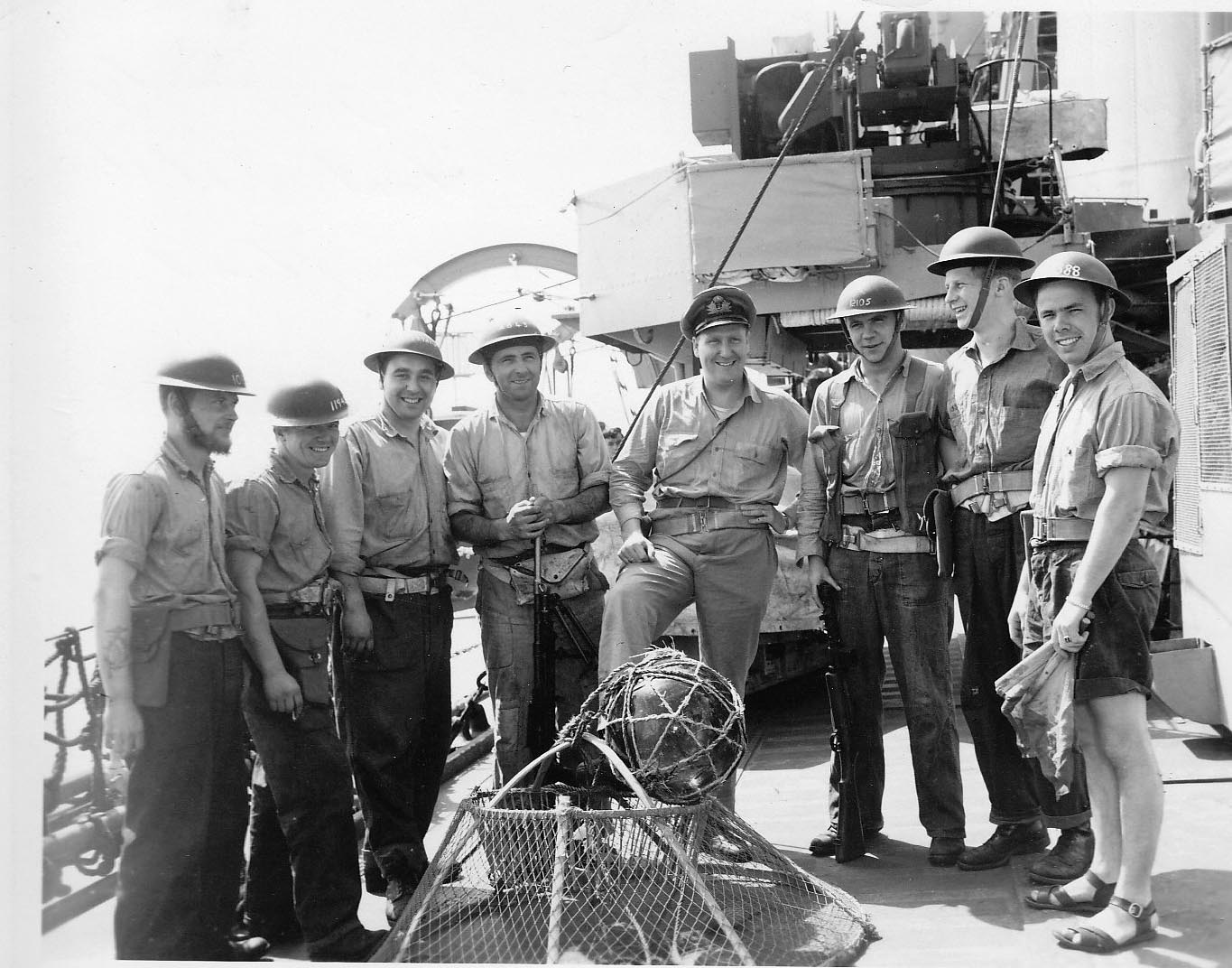 213_small_boat_party_lcdr_frank_saunders_centre_1952.jpg