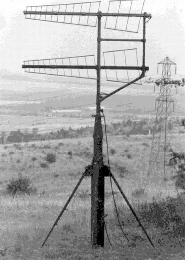 bruin_c50_antennae_on_clark_mast.jpg